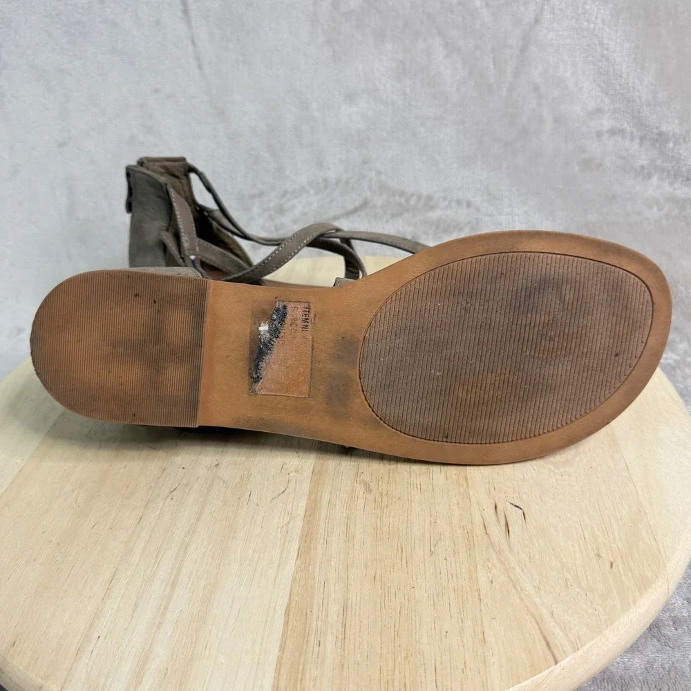 Torrid Womens Wide Width Gladiator Thong Sandals Taupe Brown Strappy Back Zip
